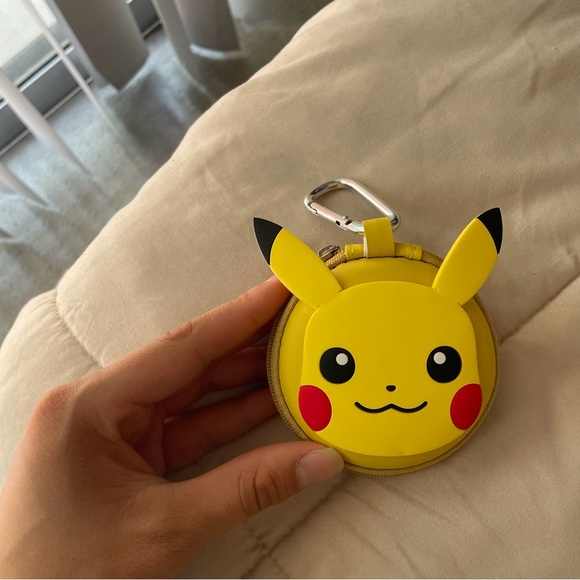 NEW pikachu pouch - Picture 2 of 7